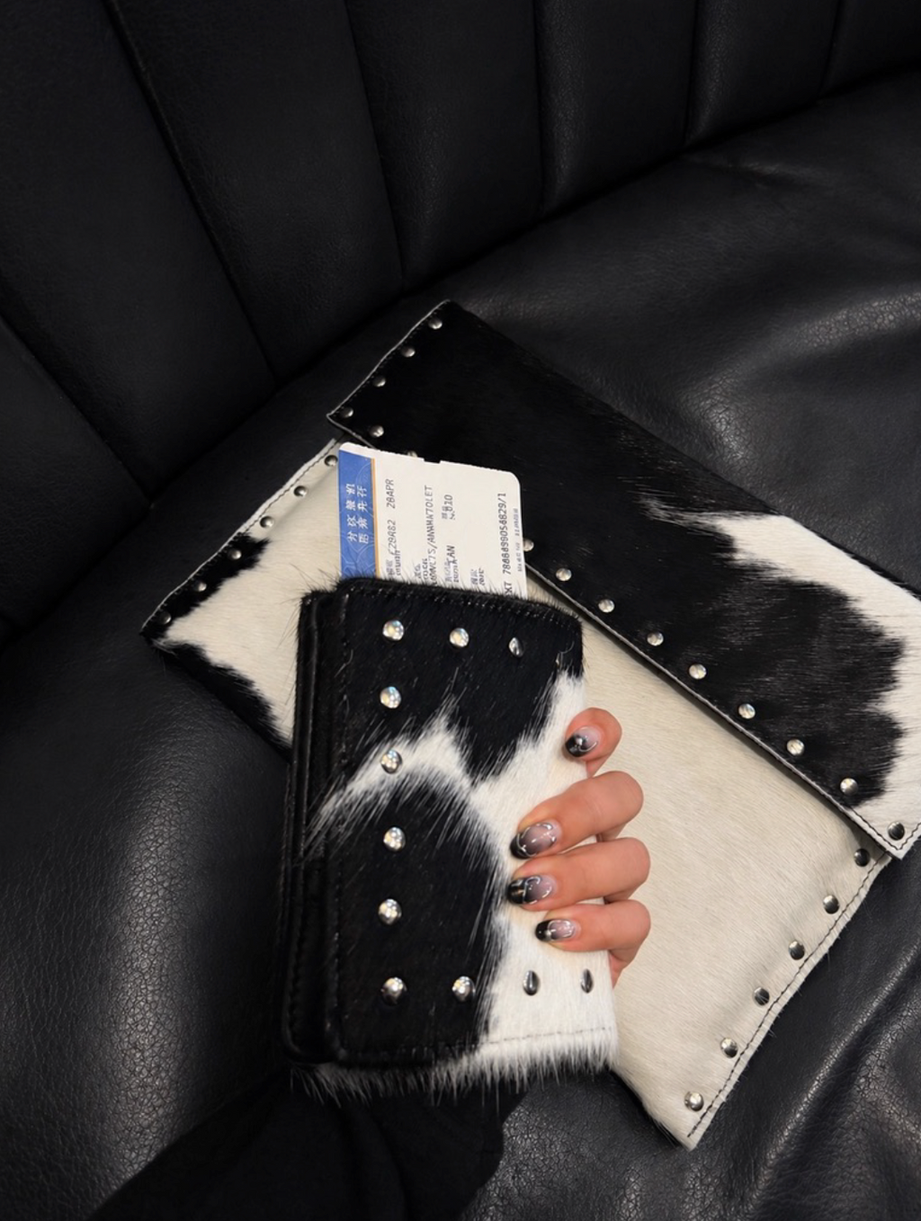 COWHIDE PASSPORT CASE